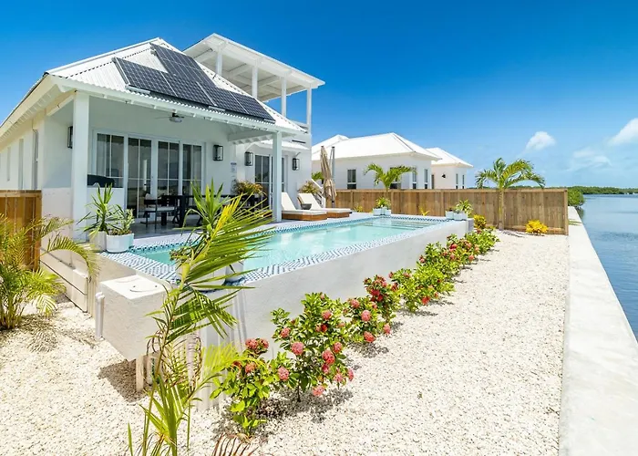Villa Canalfront Retreat And Mistico Club Boat Shuttle *