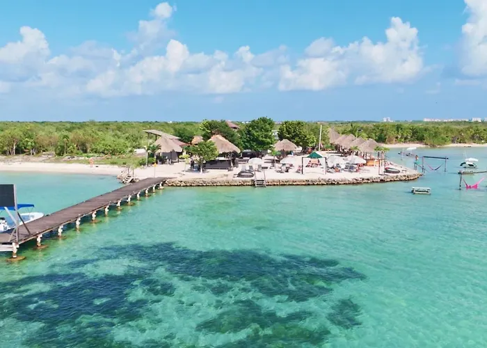 Canalfront Retreat And Mistico Club Boat Shuttle Villa